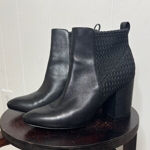 Cole haan black heeled ankle boots size 9.5